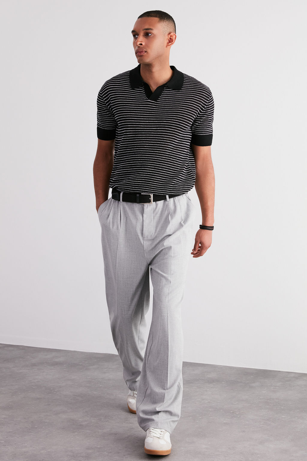 Siyah Relaxed K?sa Kol Polo Yaka Triko T-shirt TMNSS23PO00026