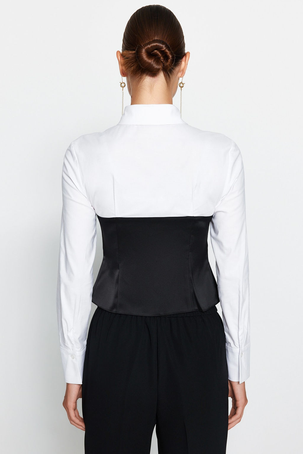 Trendyolmilla Siyah-Beyaz Vucuda Oturan Gomlek TPRAW24GO00006  фото 6