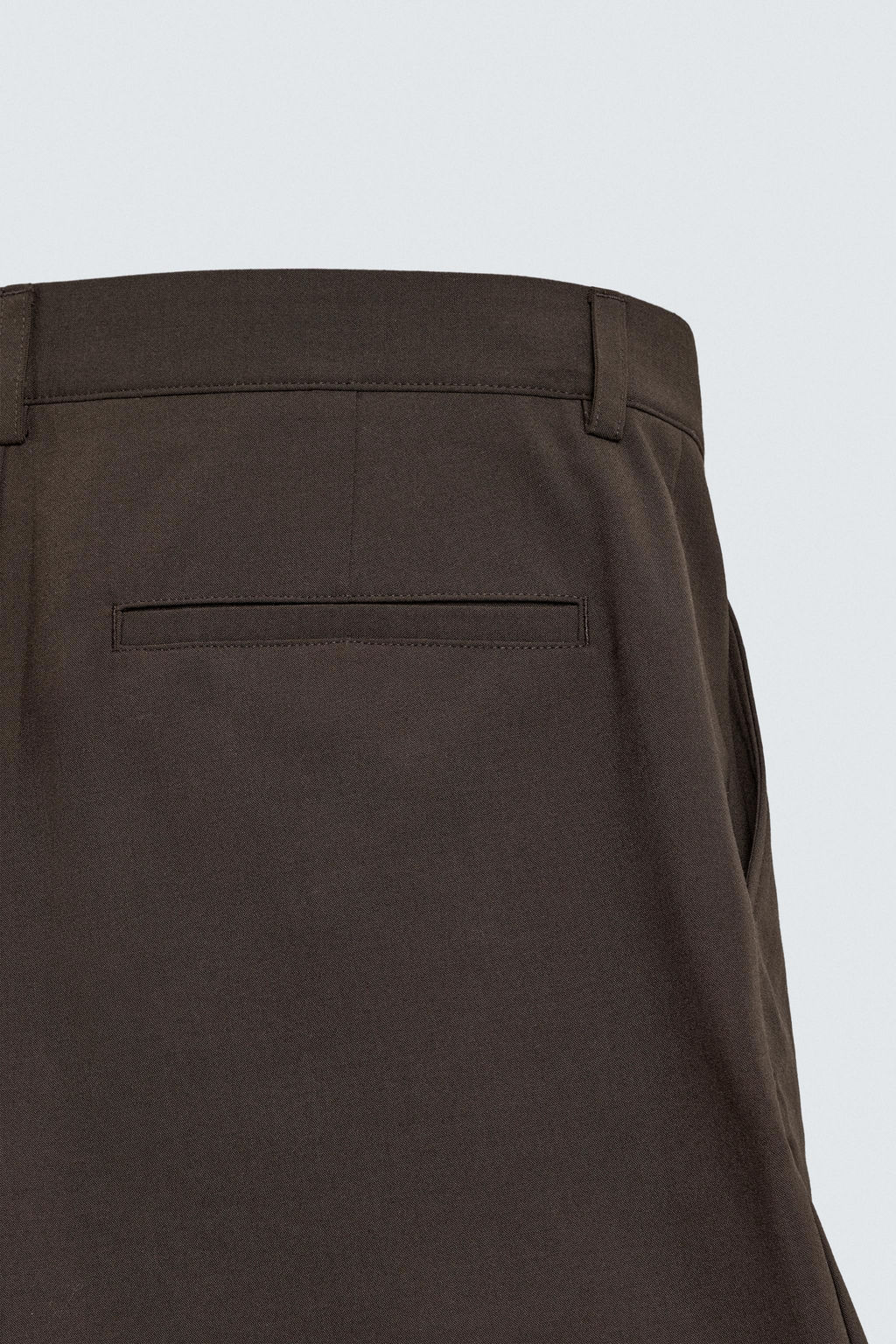 BERMUDA RELAXED FIT PLIEGUES / Chocolate