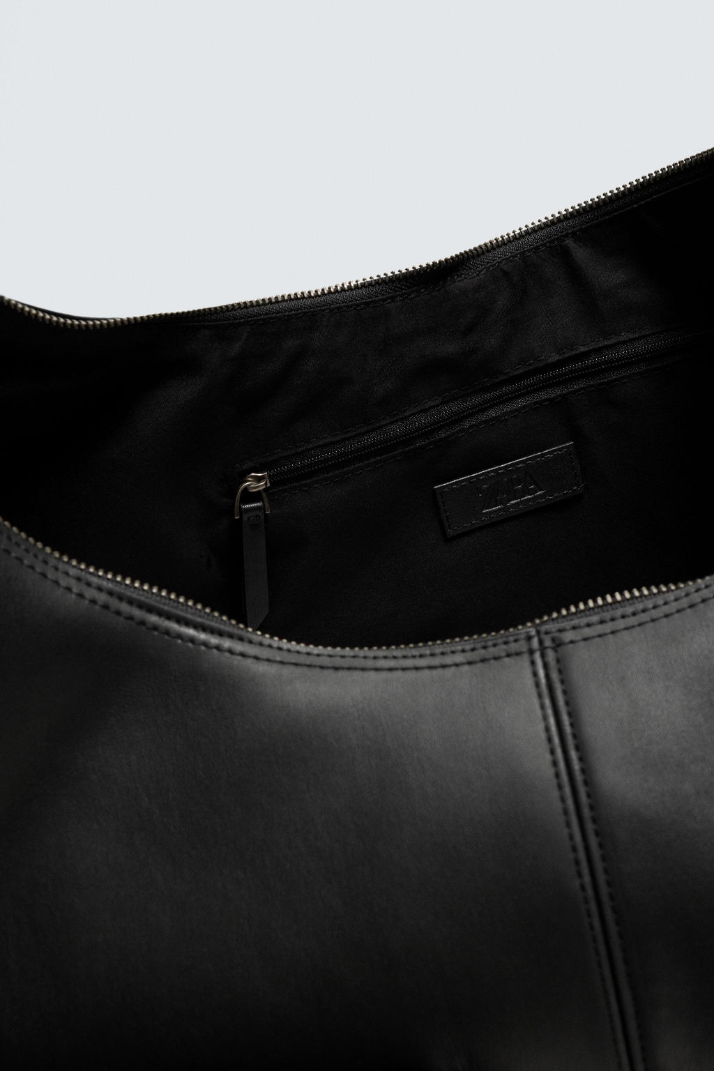 MULTI-POCKET SHOULDER BAG