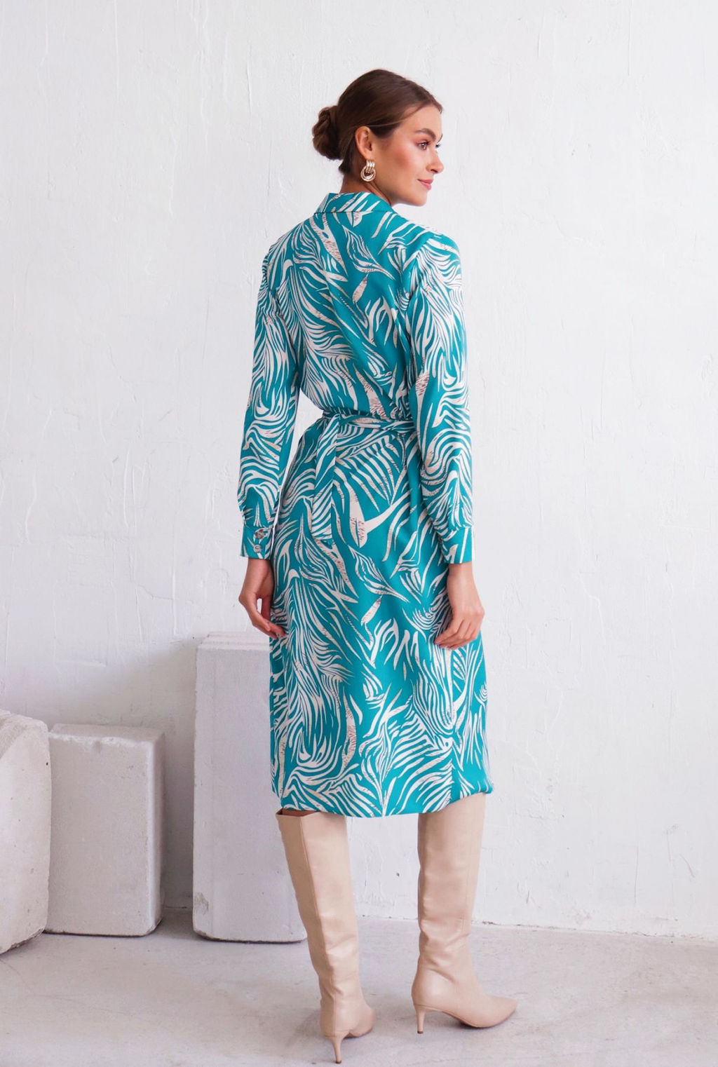 11638 Платье-рубашка с английским воротником бирюзово-белое - Martichelli фото 4