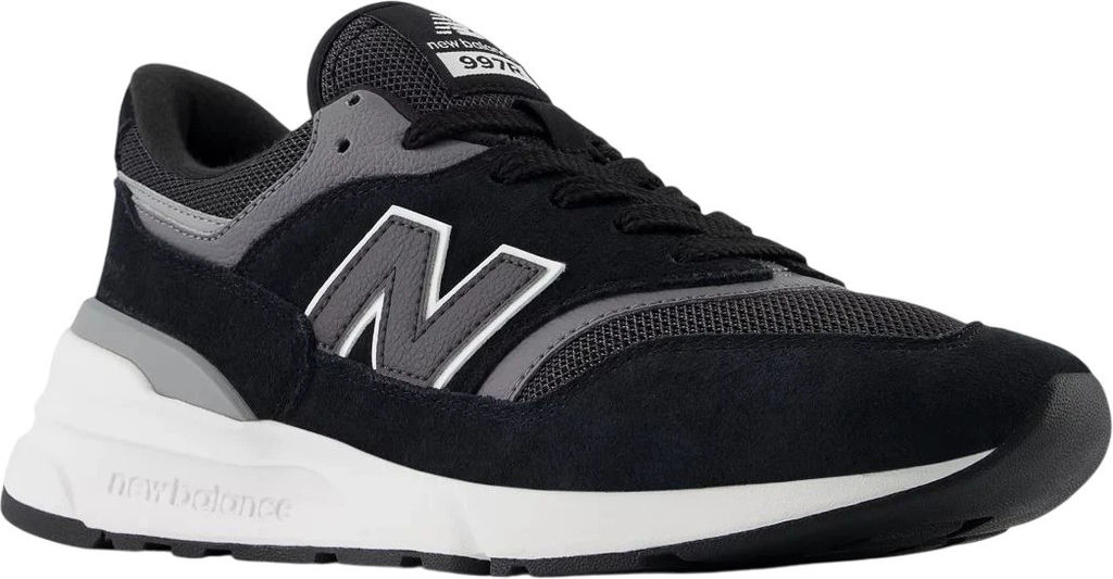 Кроссовки взрослые