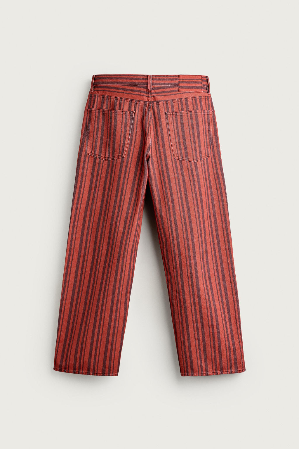 PANTAL?N STRAIGHT FIT RAYAS / Rojo
