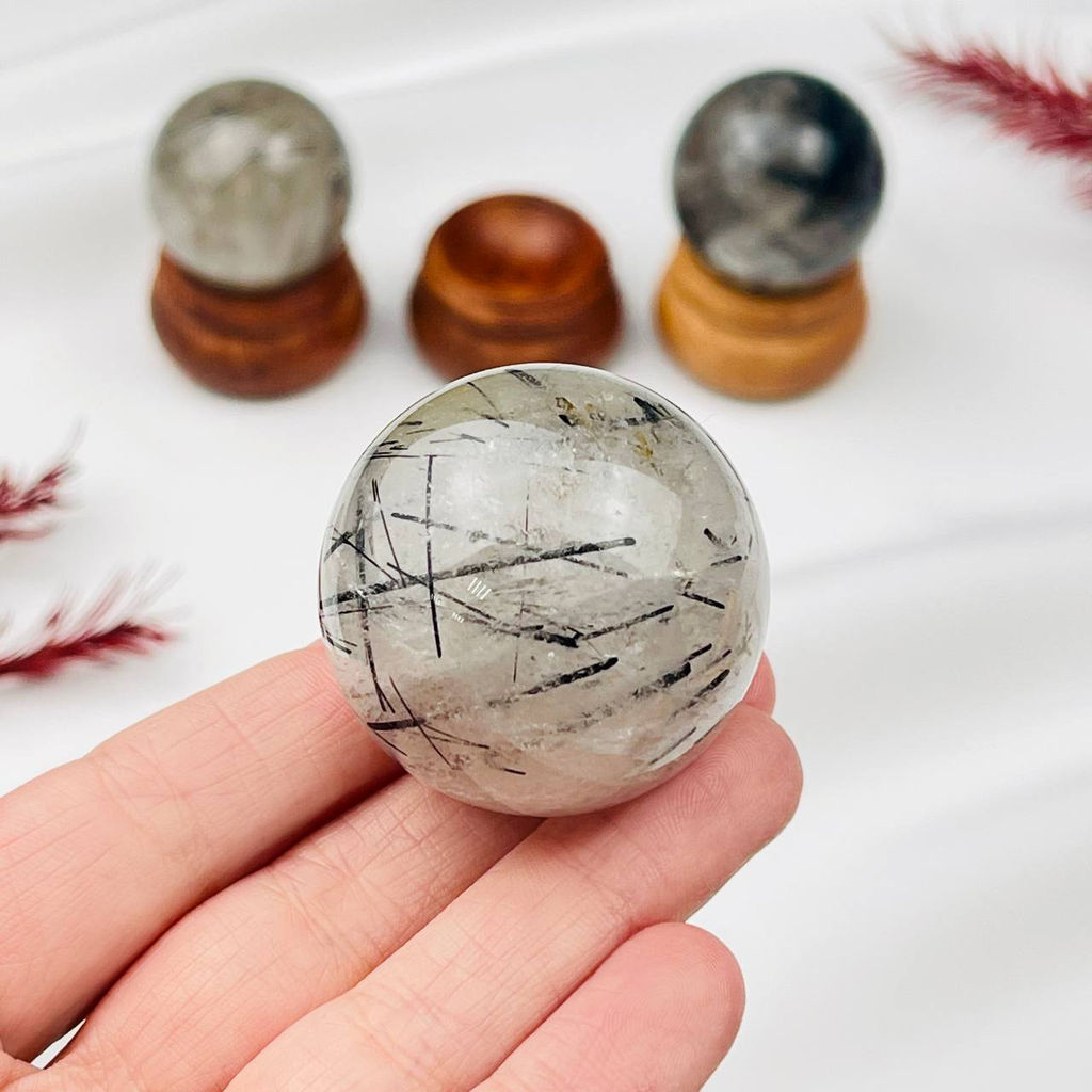 Шар из Кварца с Турмалином