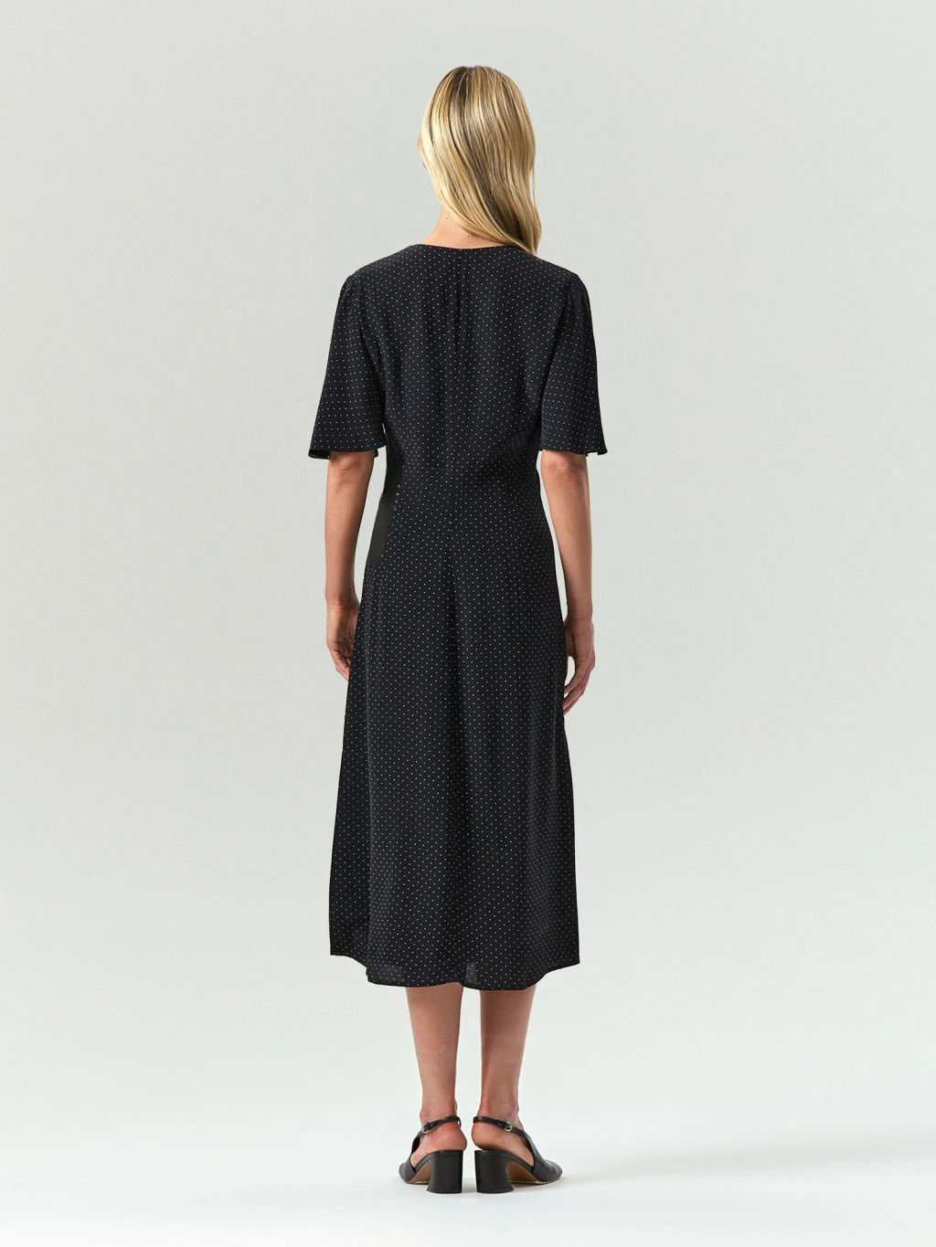 ЕМКА / Платье миди из 100% вискозы в горох - Emka фото 5