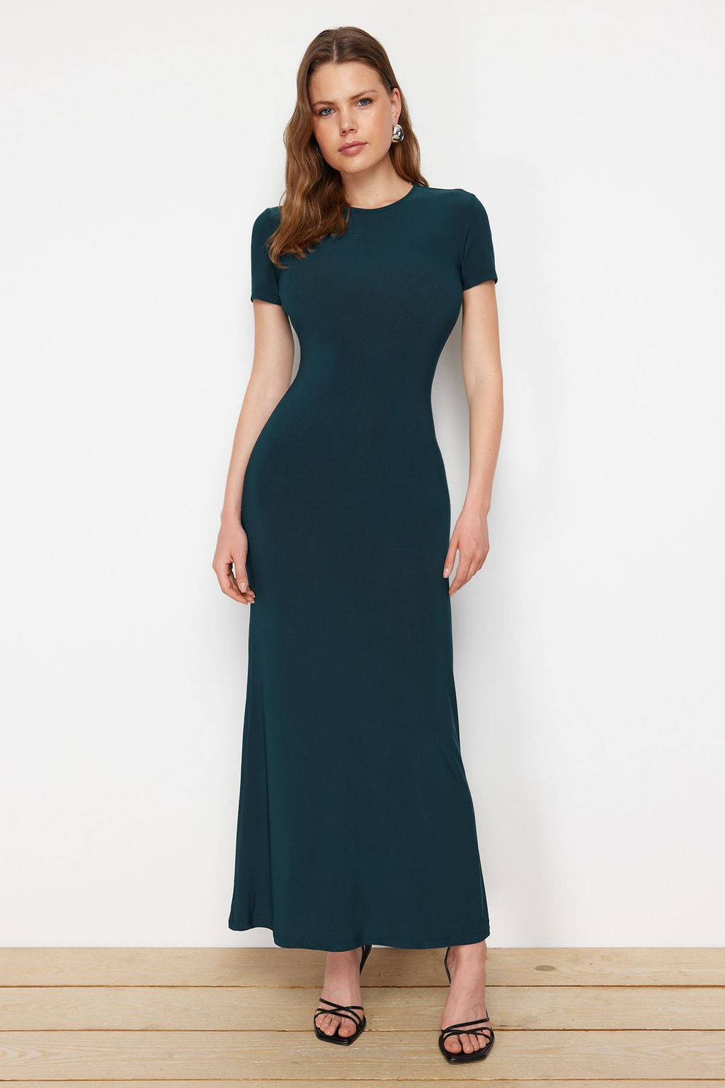 Zumrut Yesili K?sa Kol Vucuda Oturan Bisiklet Yaka Esnek Orme Maxi Kalem Elbise TWOSS24EL00097