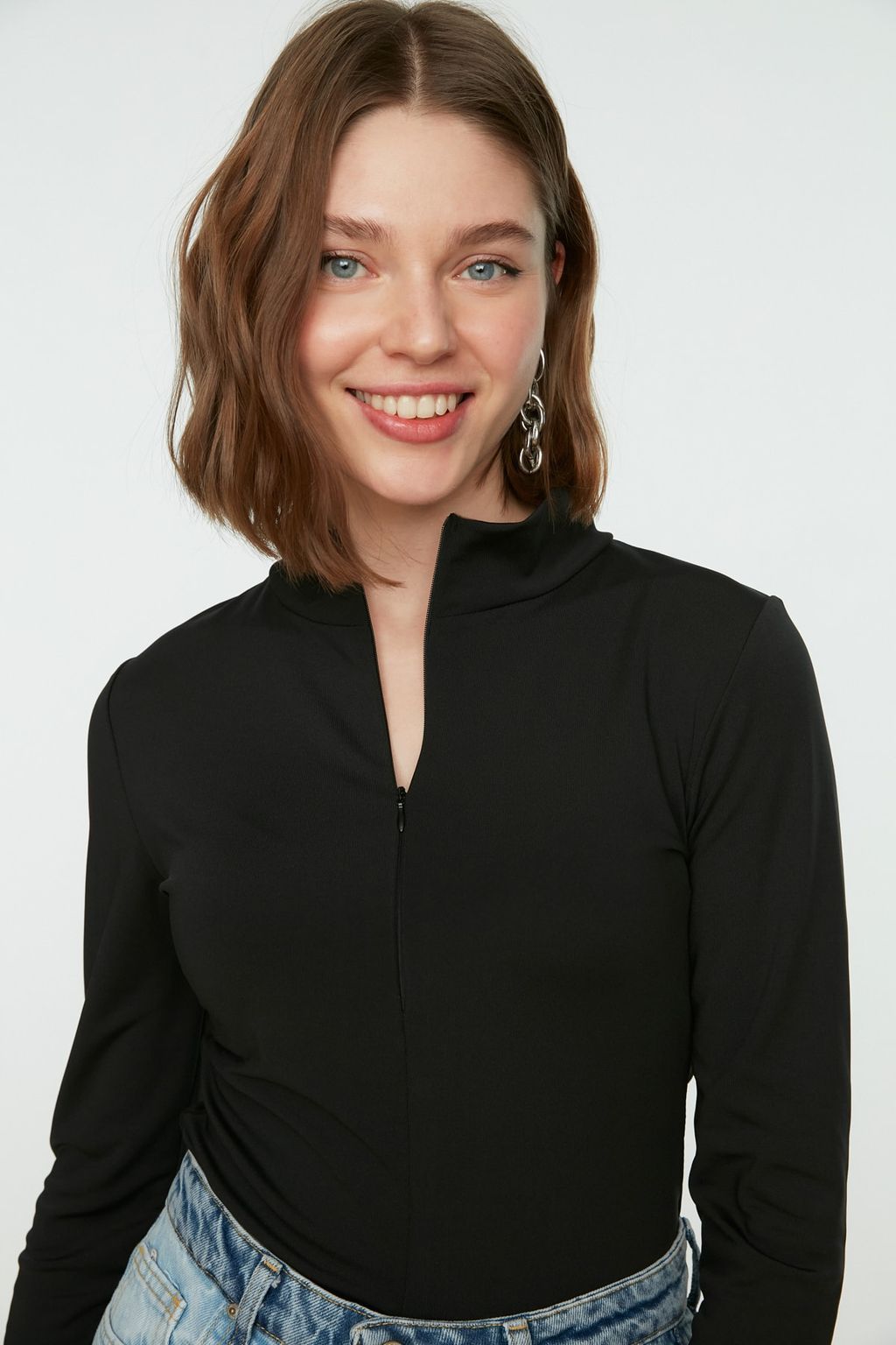 TRENDYOLMILLA Siyah Fermuarl? Dik Yaka Uzun Kollu Esnek C?tc?tl? Orme Body TWOAW21BD0070  фото 3