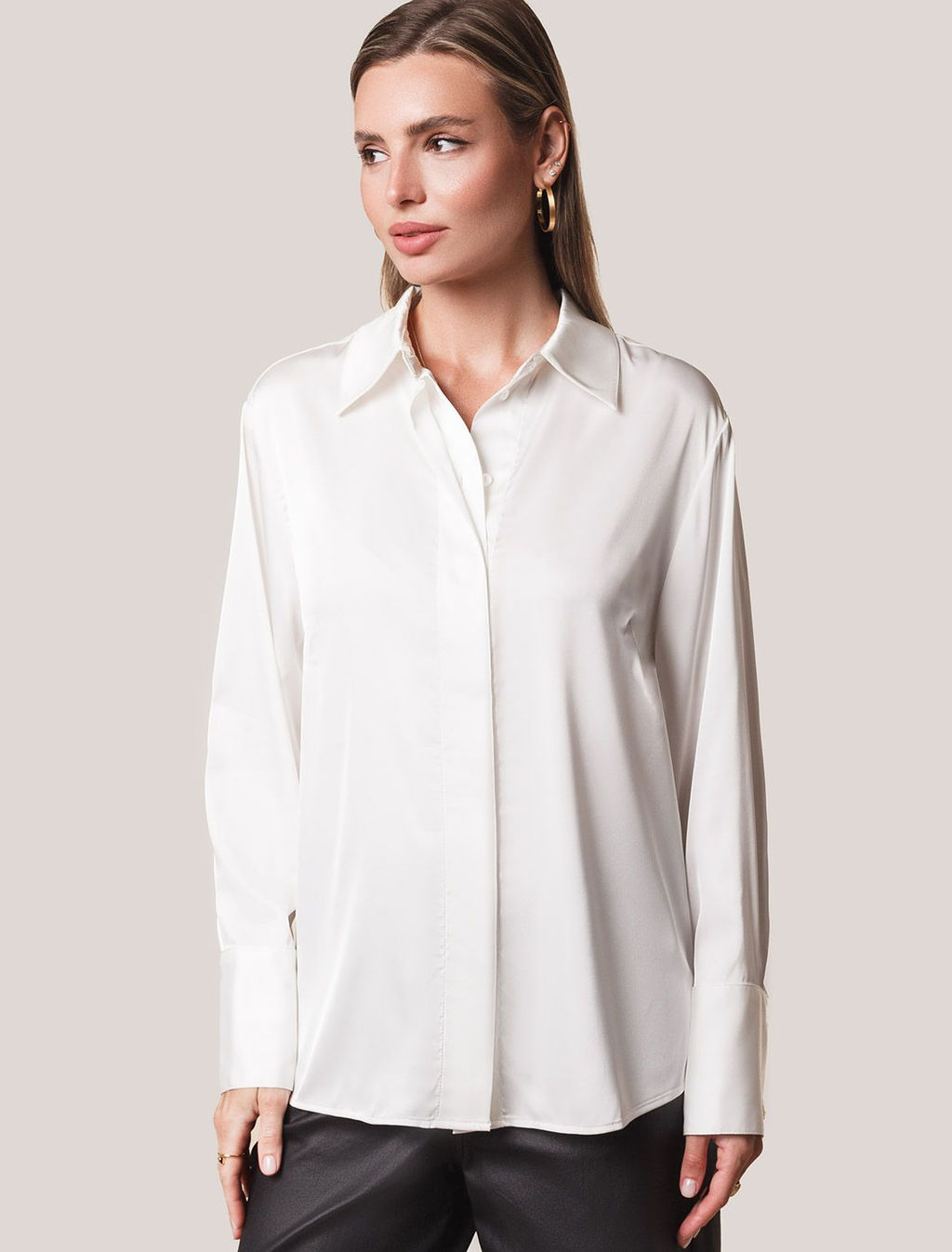 D29.275 Блузка женская натуральный белый