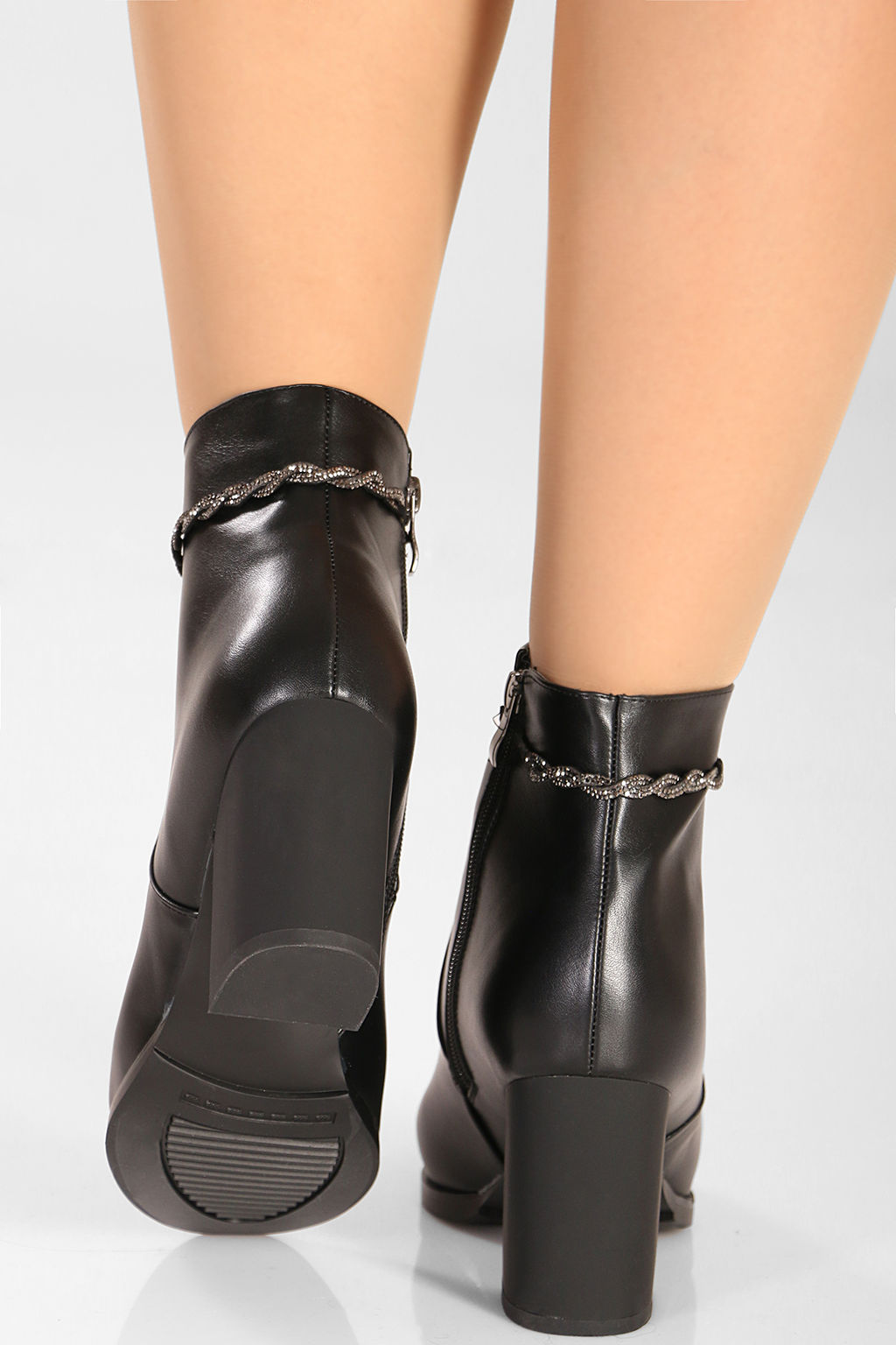 Ботинки женские с цепью