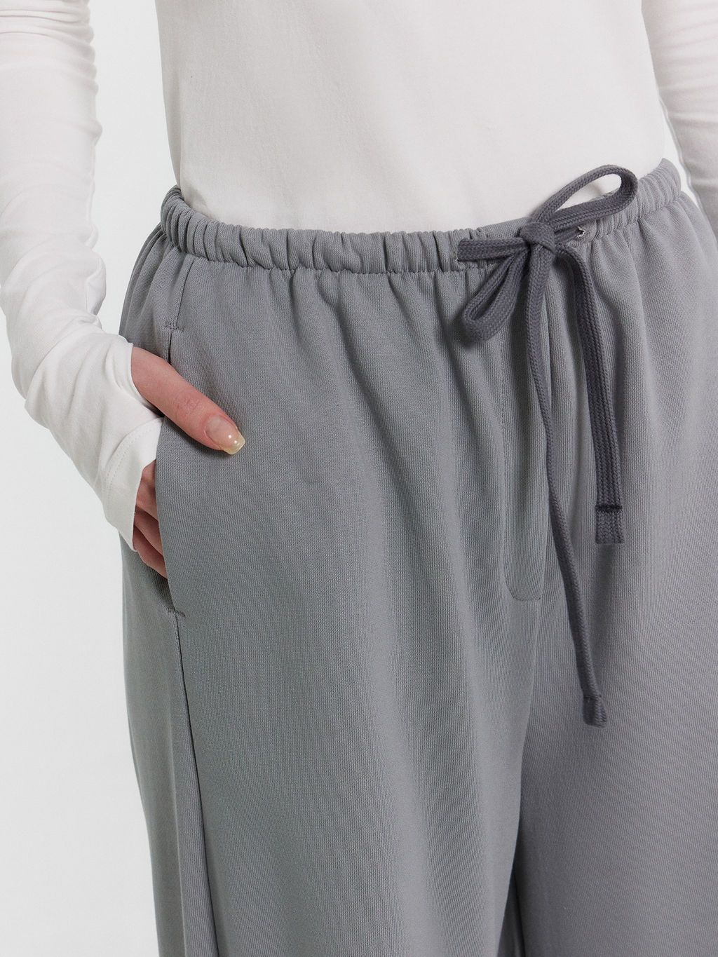 Брюки джоггеры Mark Formelle 182495-1 из велюра серые  фото 5