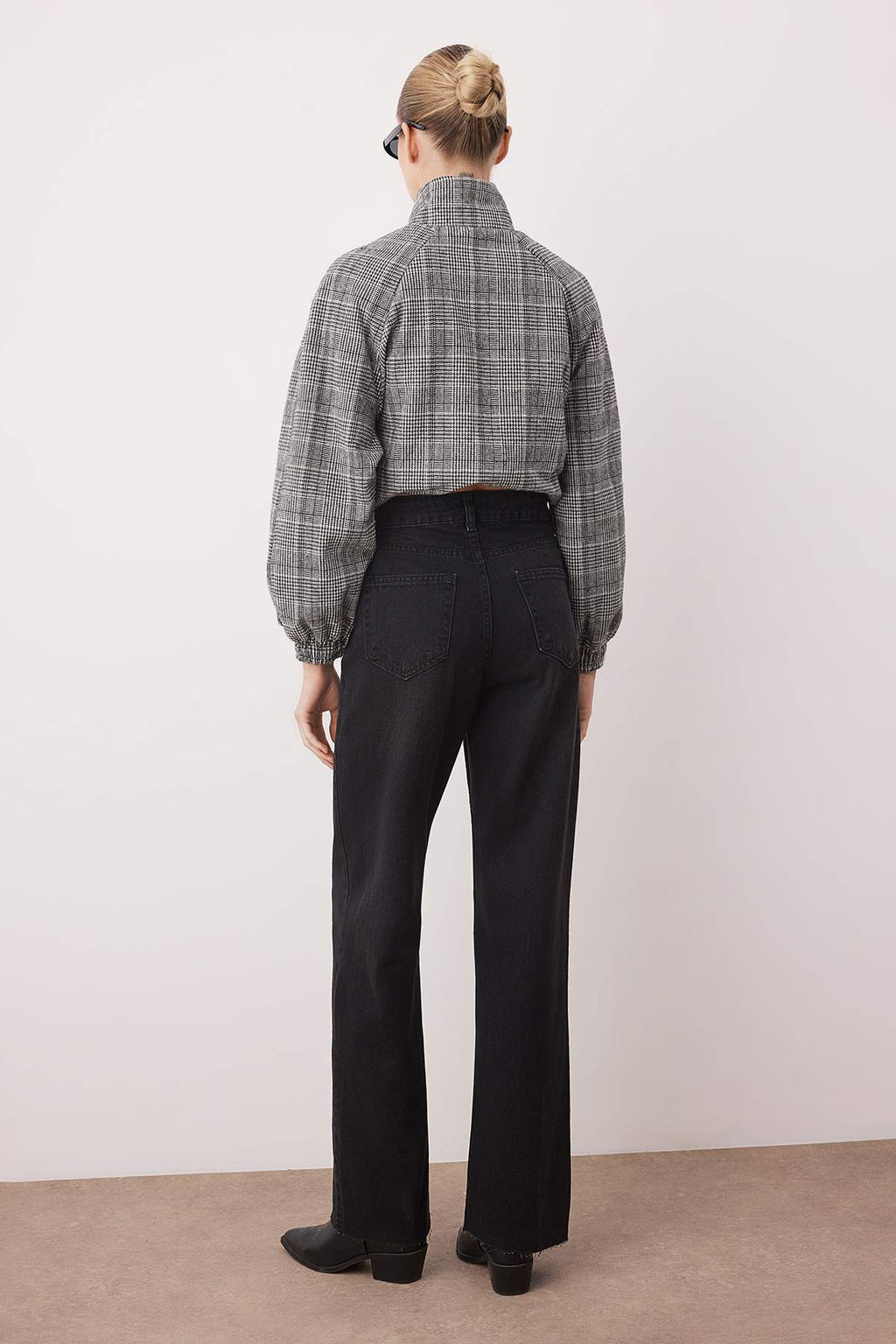 TRENDYOLMILLA Mavi Pacas? Kesikli Soluk Efekt Vintage Yuksek Bel Straight Jeans TWOAW25JE00378 фото 8