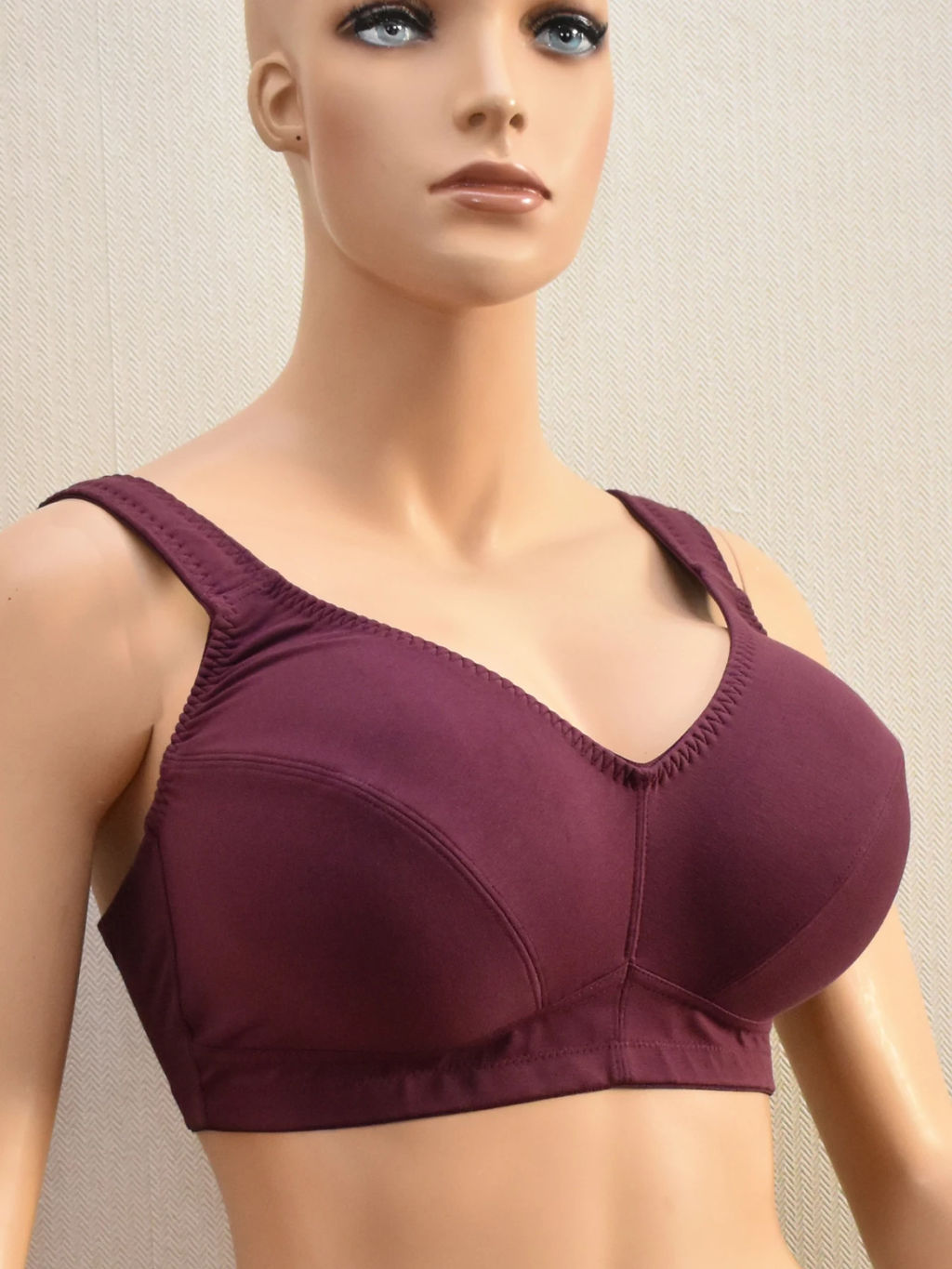 М011 бюст сливовое вино