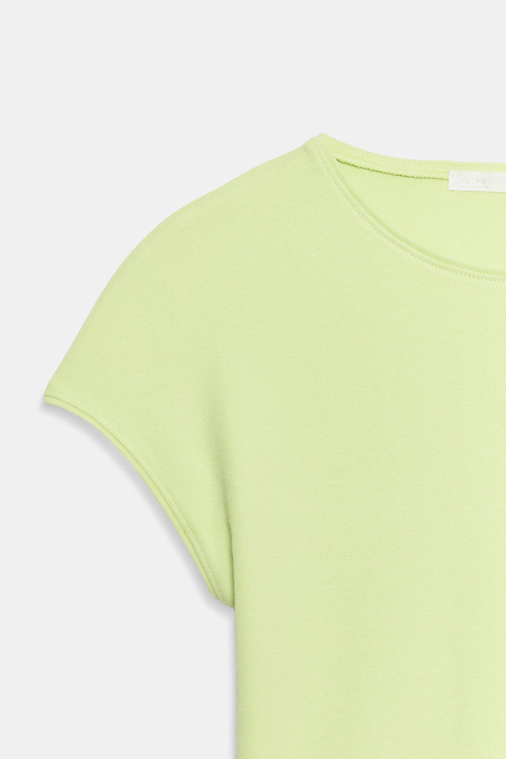CAMISETA CROPPED MANGA CORTA LUNARES / Verde fl?or