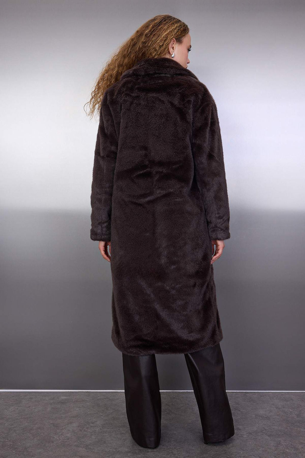 Koyu Kahverengi Kurklu Mono Kapama Oversize Uzun Kaban TWOAW26KB00002 - Trendyolmilla фото 4