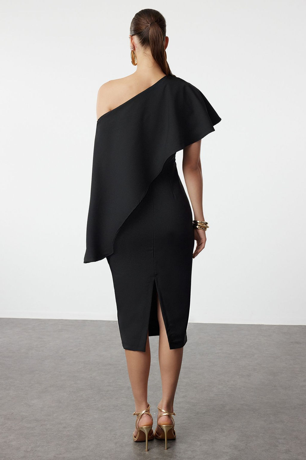 Siyah Vucuda Oturan Pelerin Detayl? Dokuma S?k Abiye Elbise TPRSS24EL00118 - Trendyolmilla фото 5