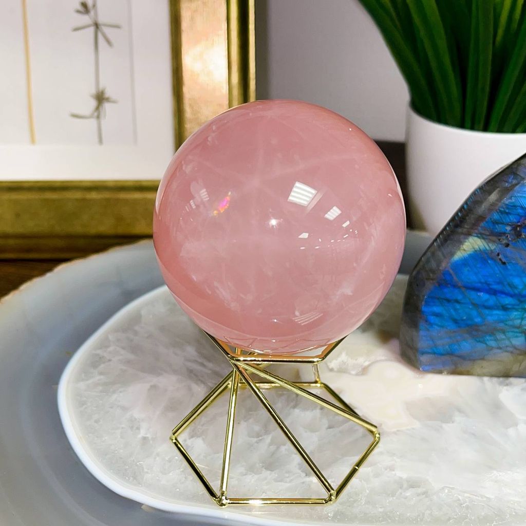 Шар из мадагаскарского Розового кварца