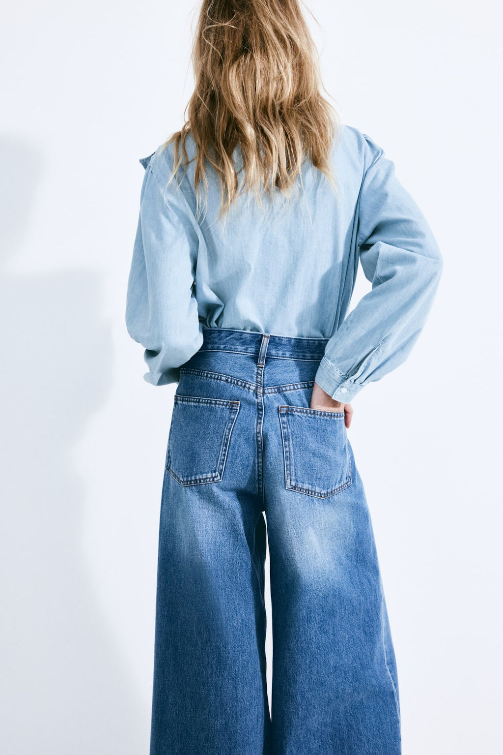 Blusa denim con volantes - H&m фото 4