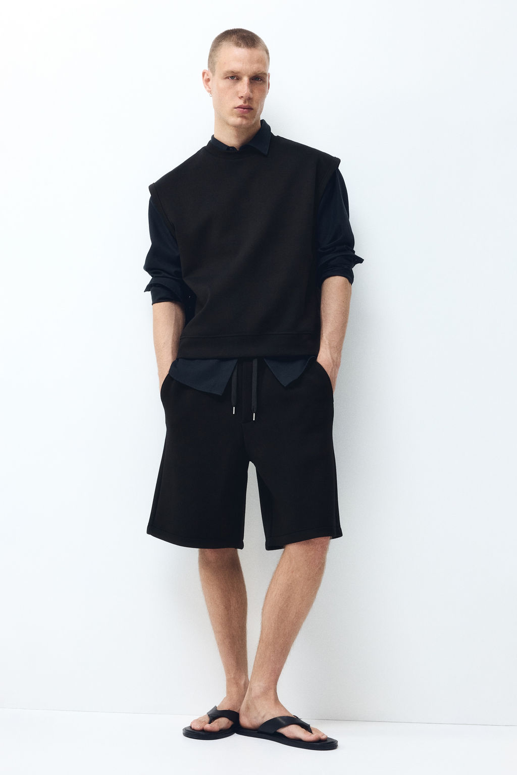 Pantal?n corto efecto neopreno Relaxed Fit - H&m фото 6
