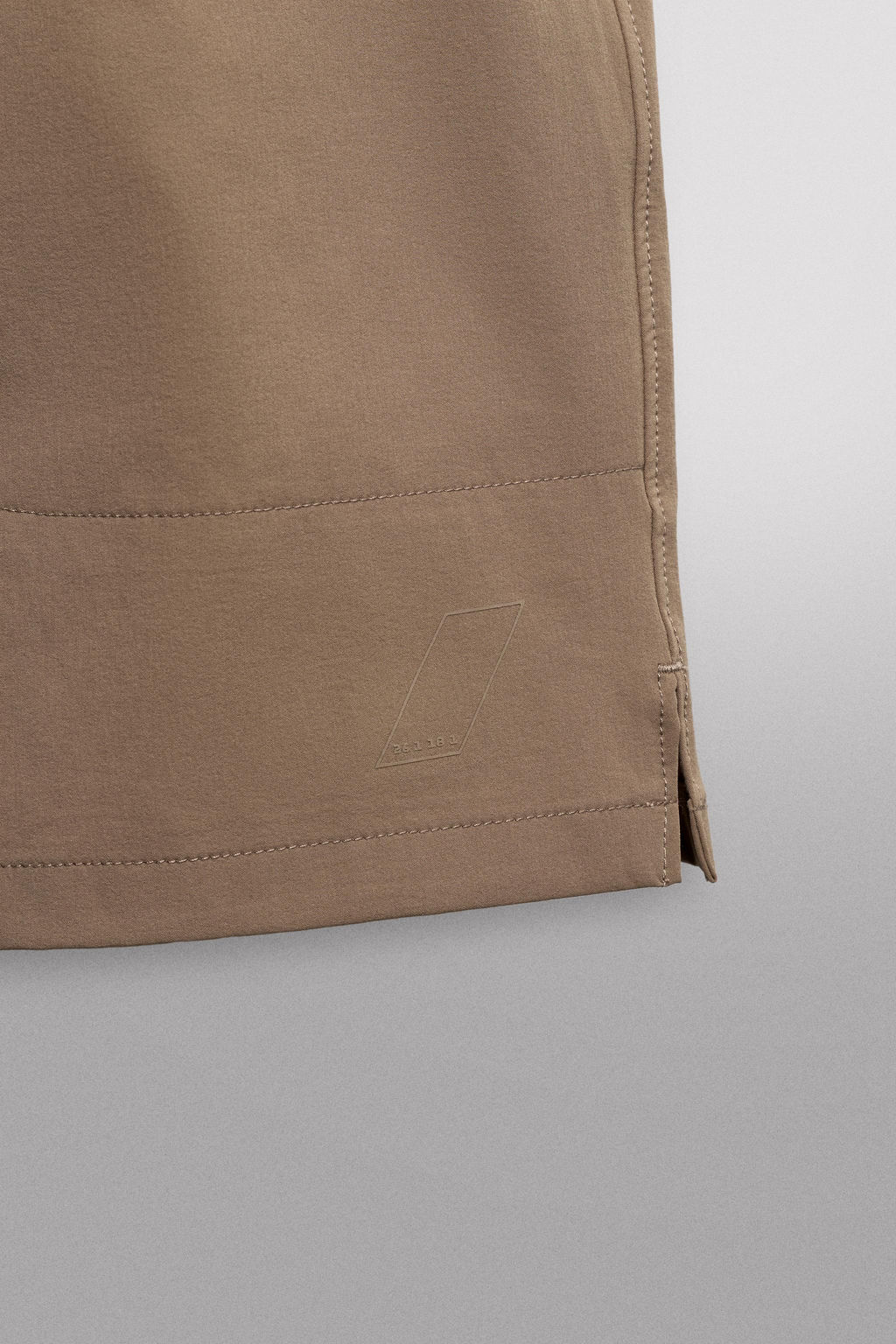 PANTALONES CORTOS T?CNICOS TRAINING / Marr?n claro