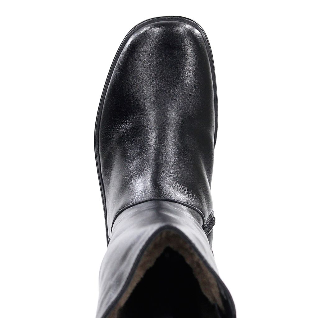 Сапожки женские