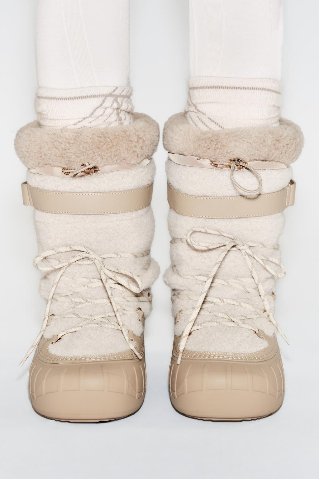 SHEARLING EFFECT ANKLE BOOTS SKI COLLECTION, CHARACTERISTICS