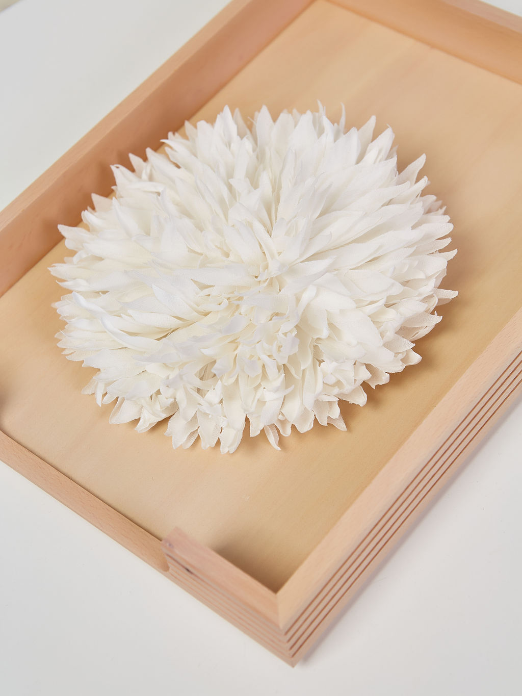 Брошь-цветок Хризантема