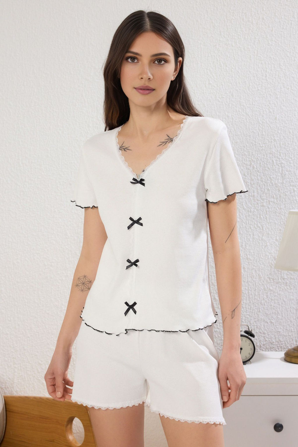 Trendyolmilla Beyaz Pamuklu Kurdele/Fiyonklu ve Dantelli Fitilli Sortlu Orme Pijama Tak?m? THMSS25PT00290 фото 2