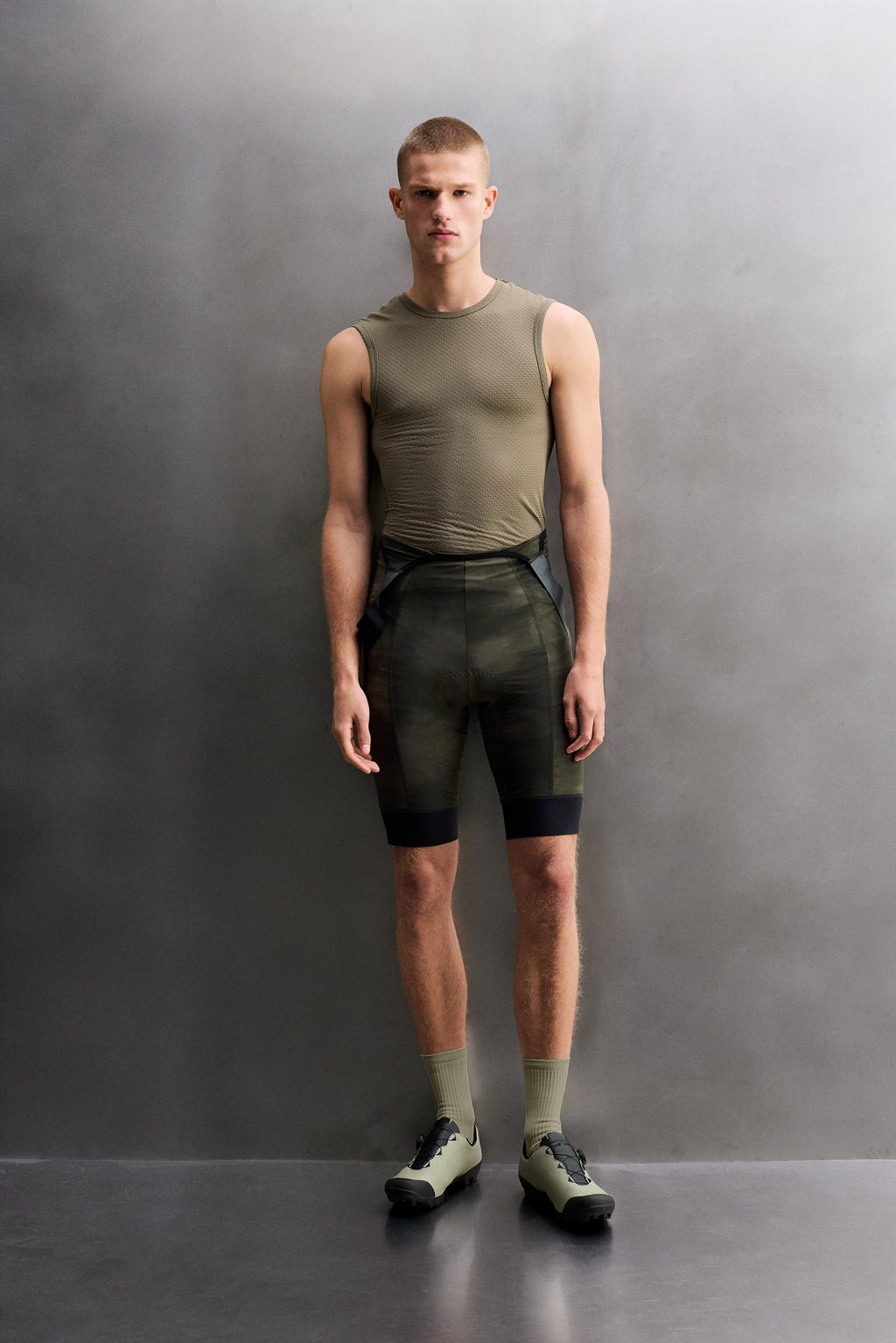 CAMISETA TANK PRIMERA CAPA GRAVEL / Gris topo