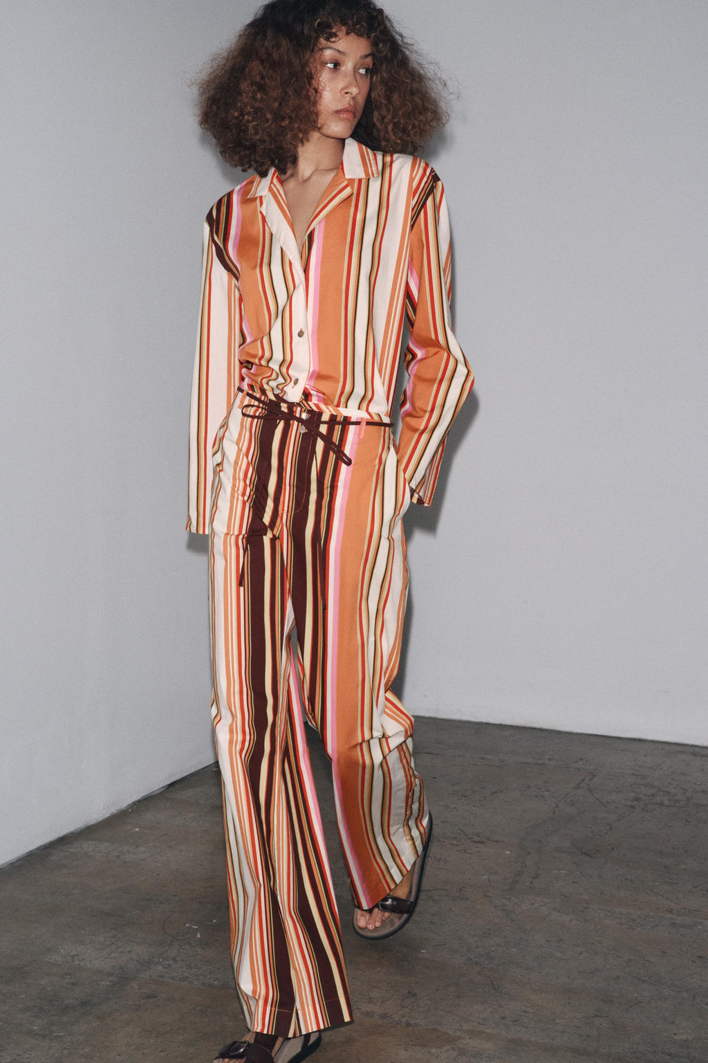 STRIPED FLARE TROUSERS ZW COLLECTION - Zara фото 4