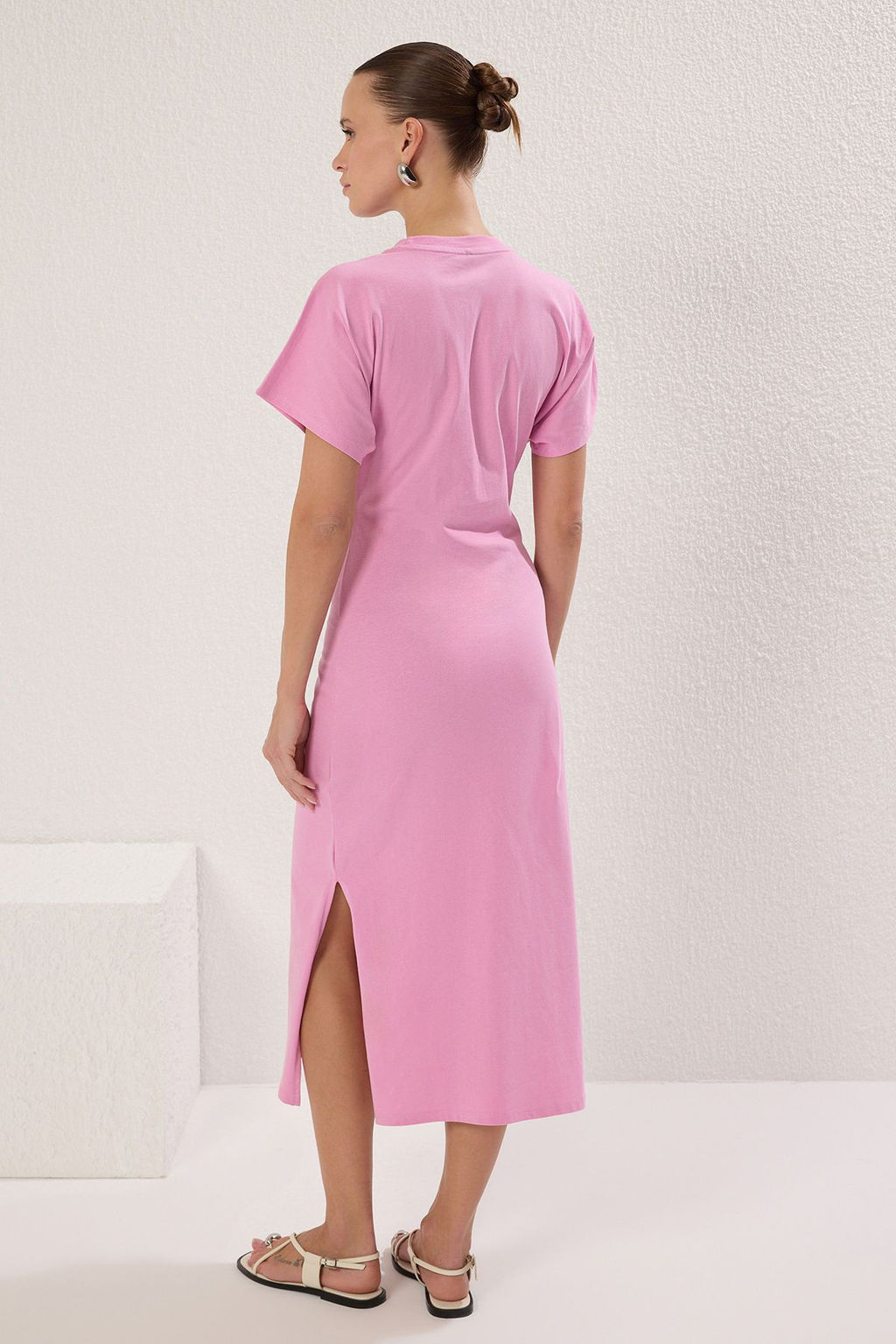 Ac?k Pembe %100 Pamuk Bele Oturan Y?rtmac ve Baglama Detayl? Midi Orme Kalem Elbise TWOSS21EL0404