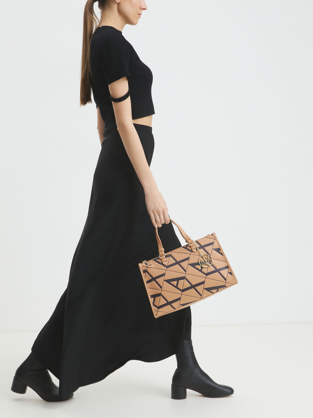 Женский тоут ARMANI EXCHANGE Артикул 4081537, темно-бежевый  фото 2