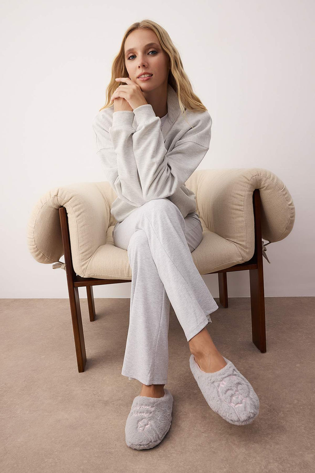 Gri Pelus Kad?n Ev Terligi
TAKAW26ER00010 - Trendyolmilla фото 2