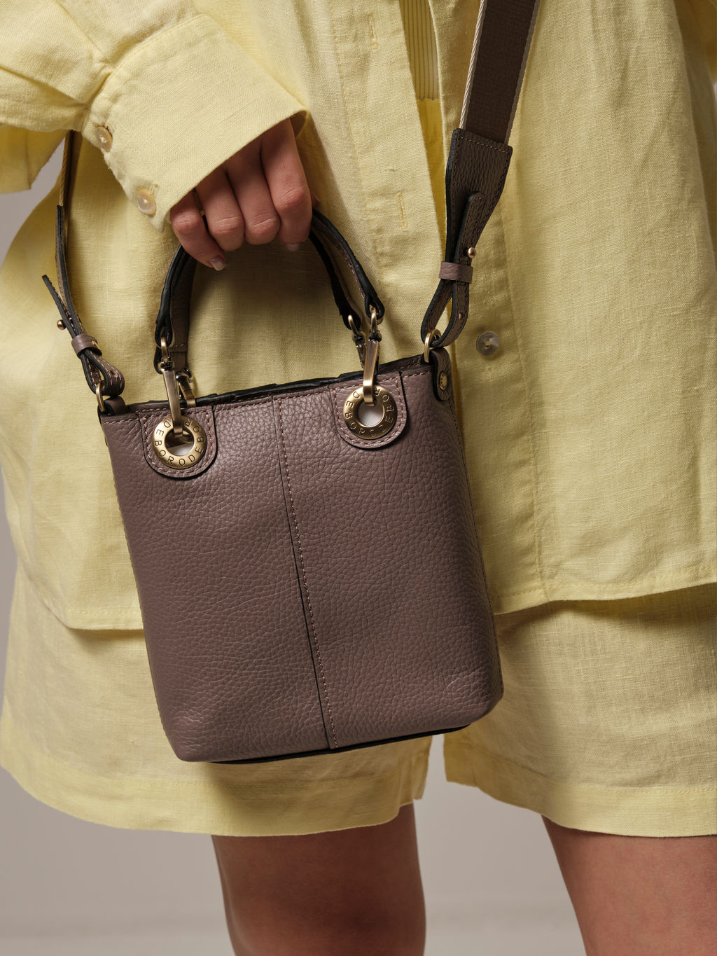 Сумка кожаная кросс-боди Deboro 30347 розово-серый