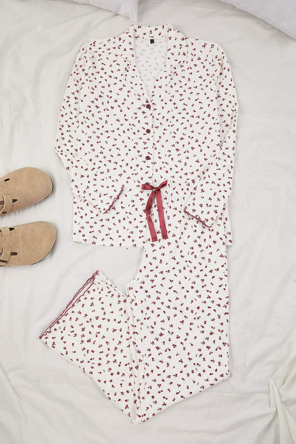 Beyaz Cicekli Kurdele ve Baby Overloklu Pointel/Fitilli Orme Pijama Tak?m? THMAW26PT00221 - Trendyolmilla фото 5