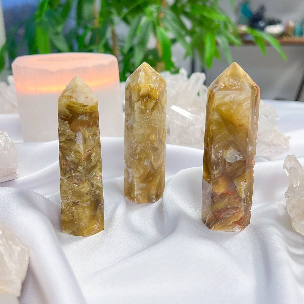 Кристалл из Мусковита (Лепидолит желтый) - Радуга самоцветов фото 3