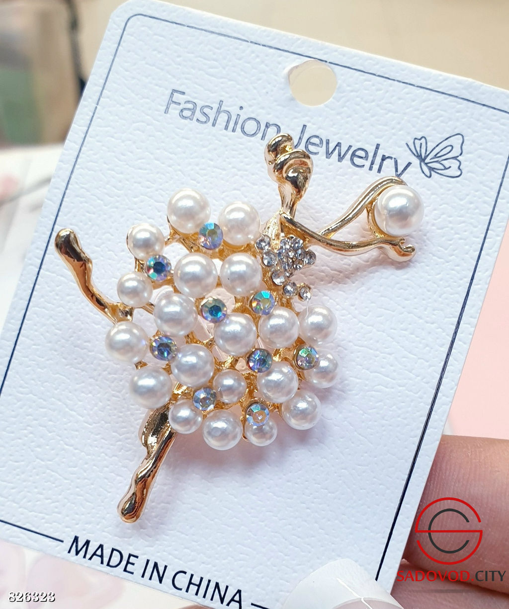 Брошь женская со стразами