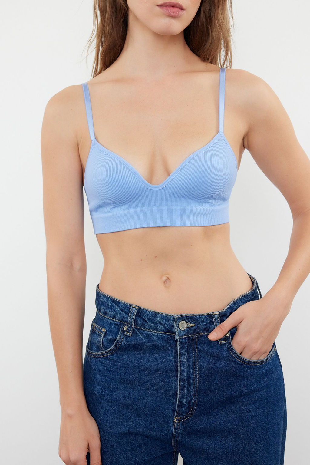 TRENDYOLMILLA Siyah Seamless/Dikissiz Ip Ask?l? Dolgusuz Balensiz Kapl? Bralette Orme Sutyen THMAW22SU0043  фото 3