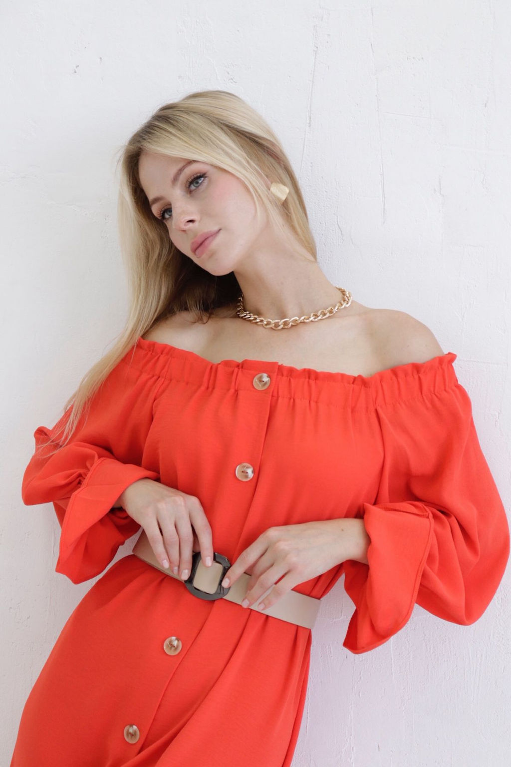 Длинное платье с открытыми плечами красное - Martichelli фото 8