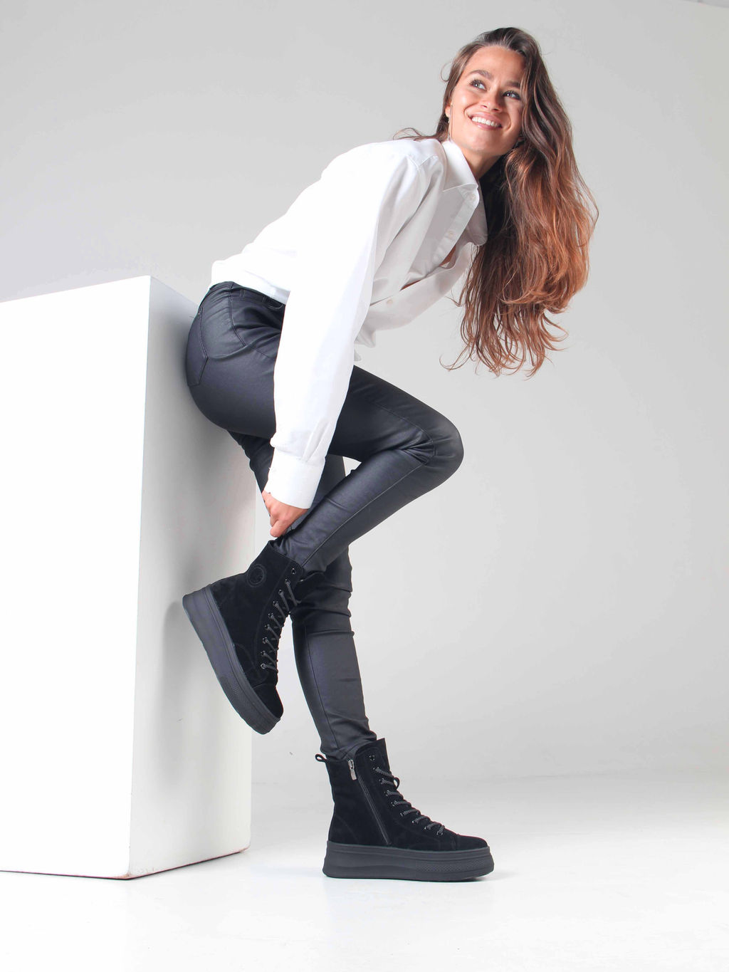 Ботинки 215.warmbl. черные замша/Шерсть