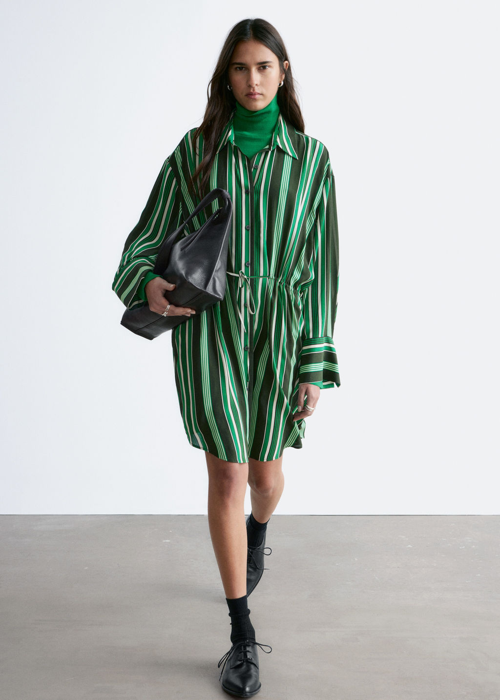 Vestido camisero de corte holgado con cord?n