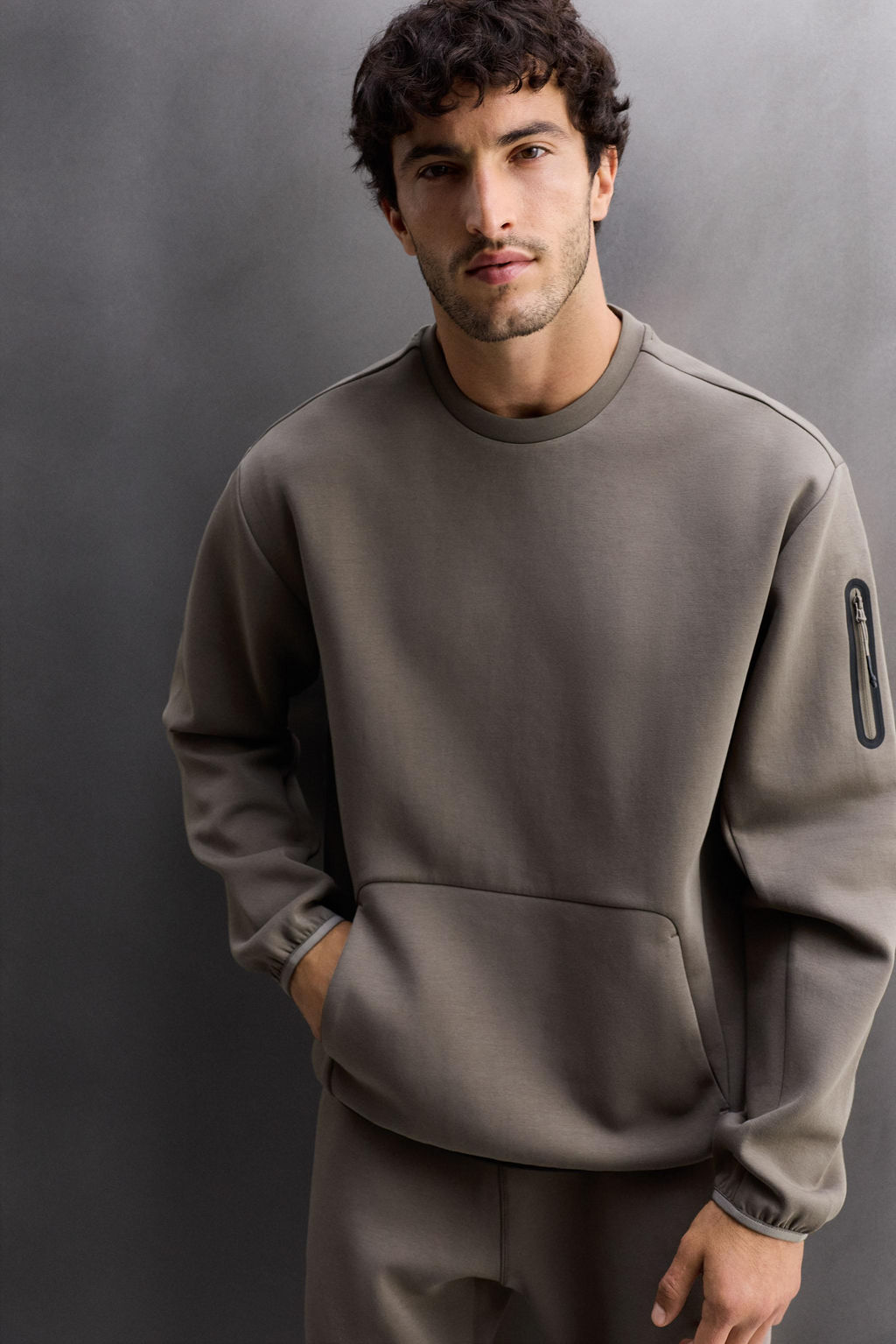 TECHNICAL CREW NECK SWEATSHIRT - Zara фото 5