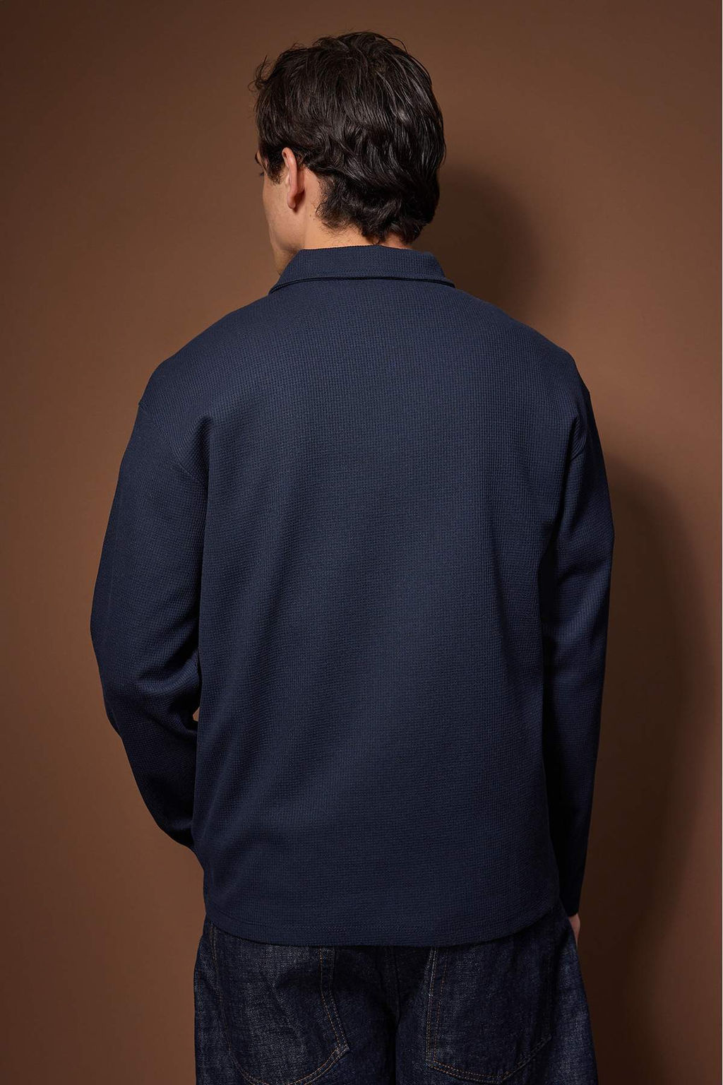 Tas Oversize/Genis Kesim Dokulu Uzun Kol Polo Yaka T-shirt TMNAW26PO00000 - Trendyolmilla фото 25