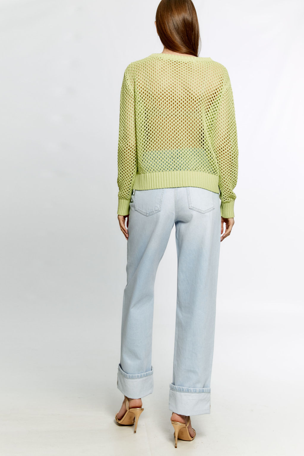 Джемпер из вязаного трикотажа с плетением в виде сетки. Составьте комплект с майкой из Базы.