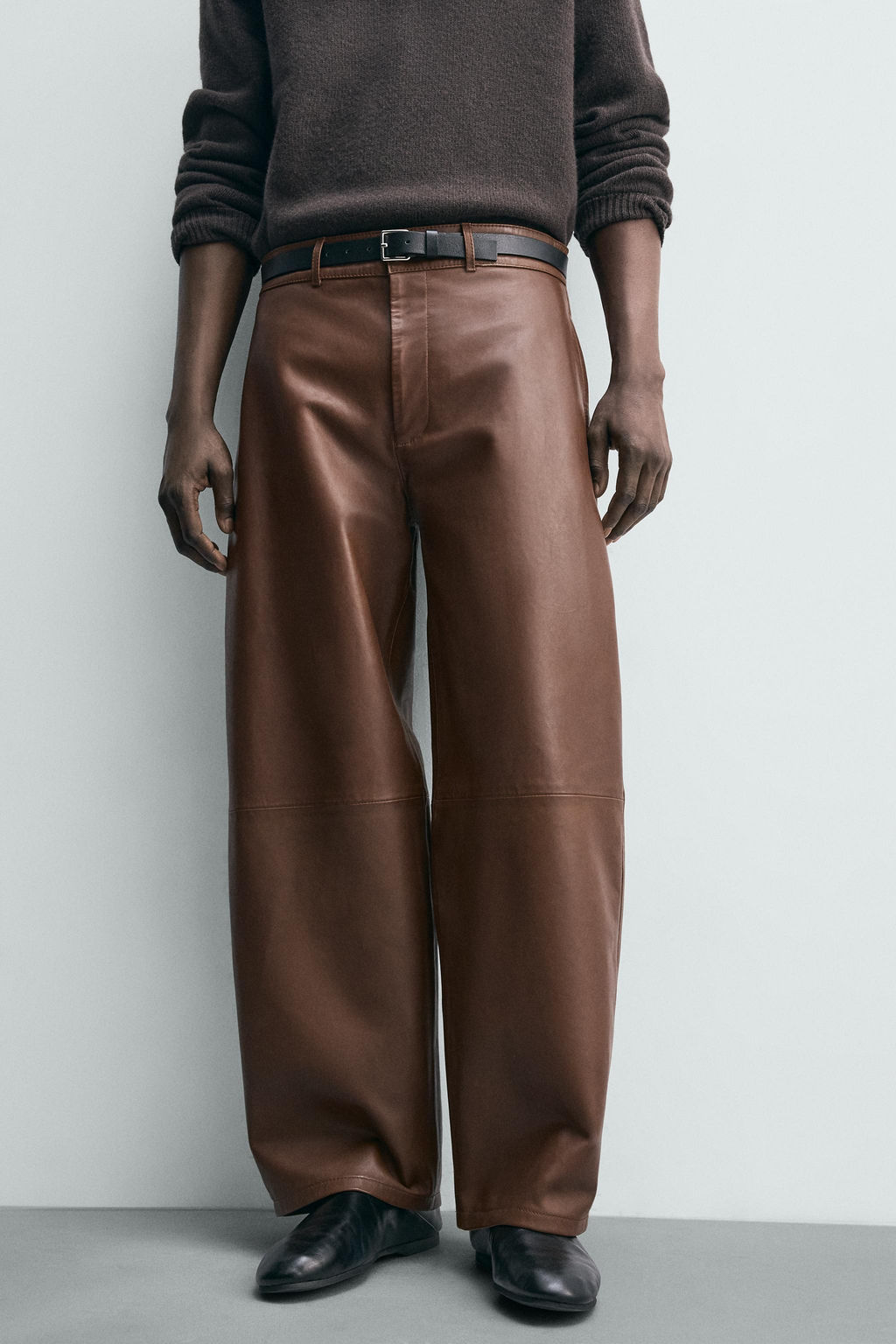 LEATHER BALLOON FIT TROUSERS - Zara фото 5