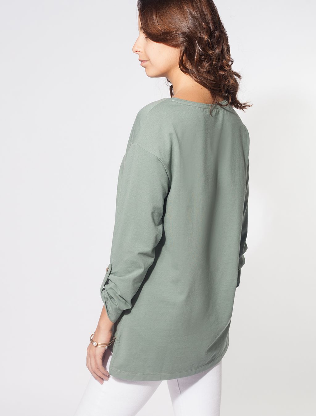 Лонгслив из премиального хлопка с авторским принтом стойкой фольгой - Vilatte фото 4