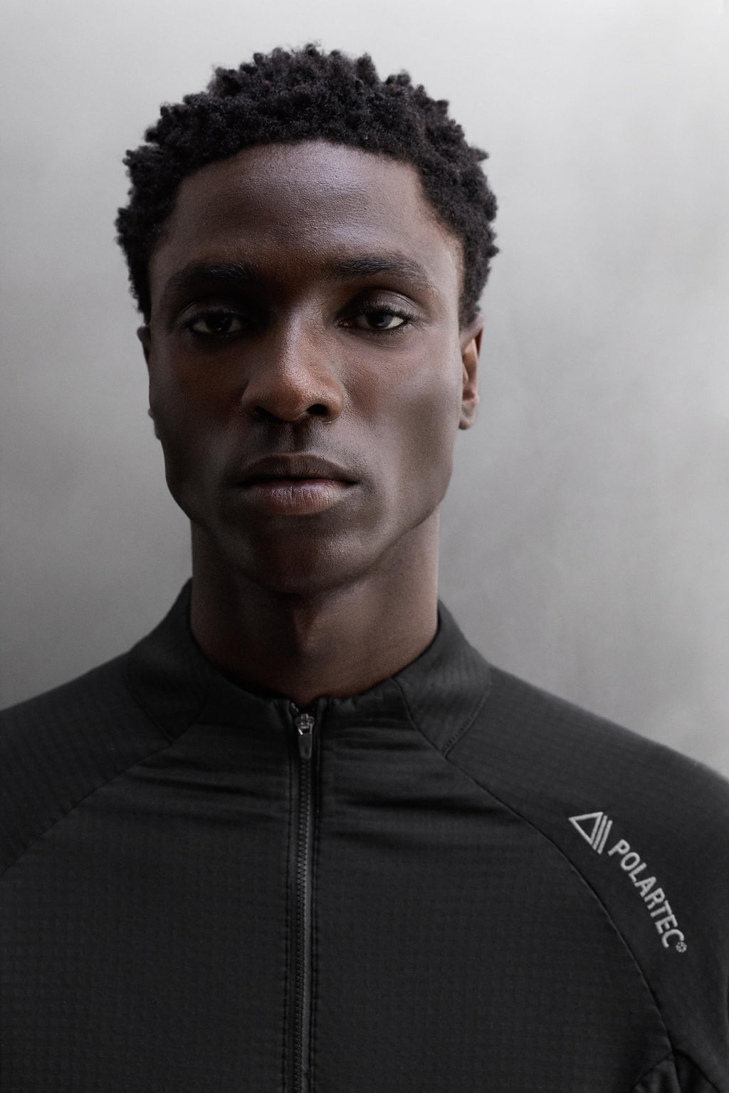 SUDADERA CUELLO CREMALLERA POLARTEC  / Negro - Zara фото 5