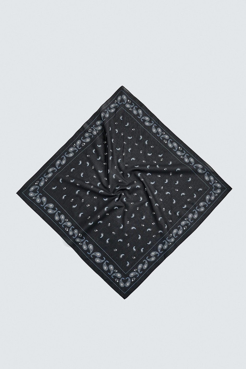 PAISLEY PRINT BANDANA