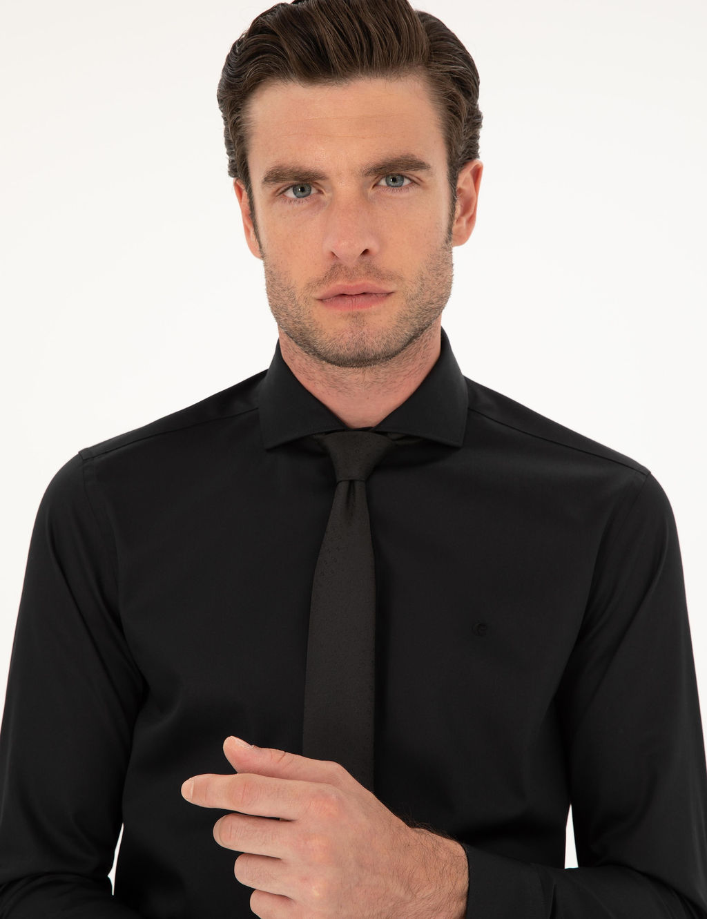 Черная классическая хлопковая рубашка приталенного кроя - Cacharel фото 2