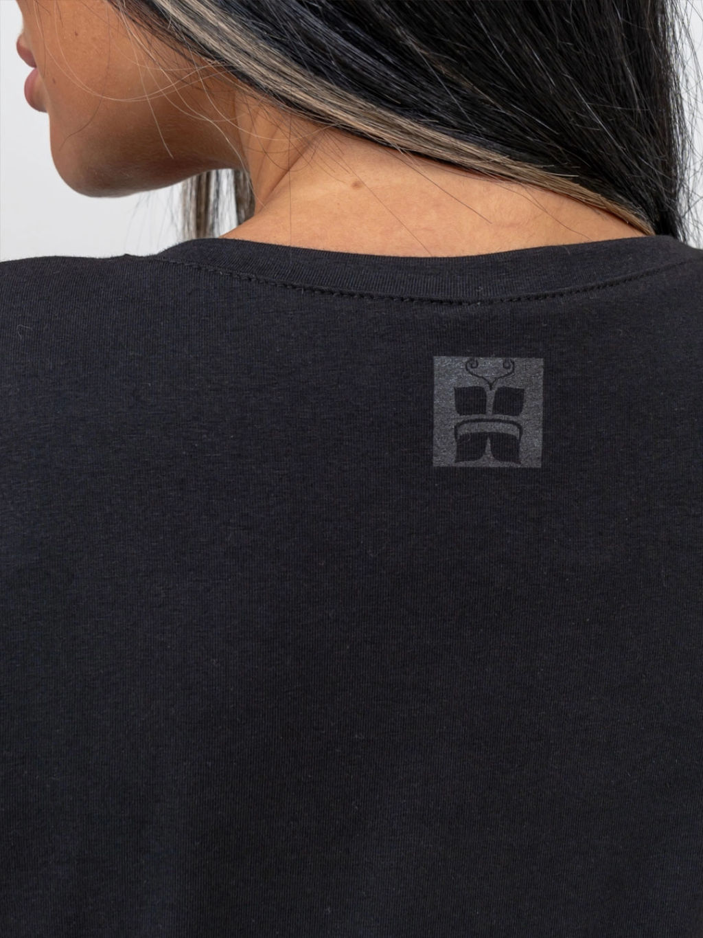 Лонгслив женский, цвет черный