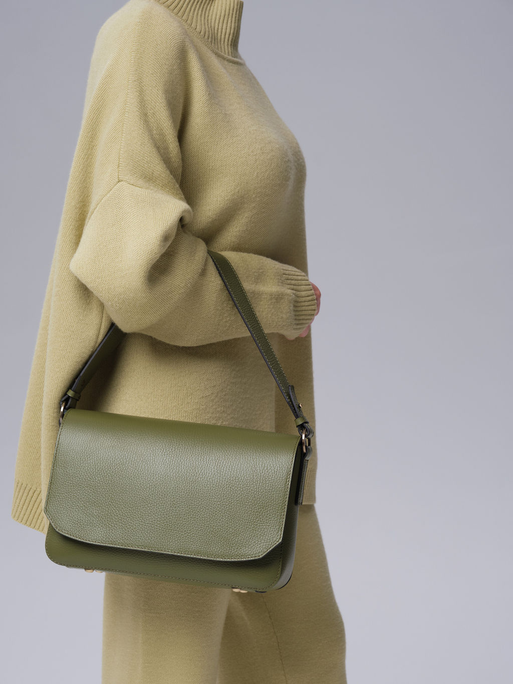 Сумка на плечо Deboro 30512 зеленая водоросль